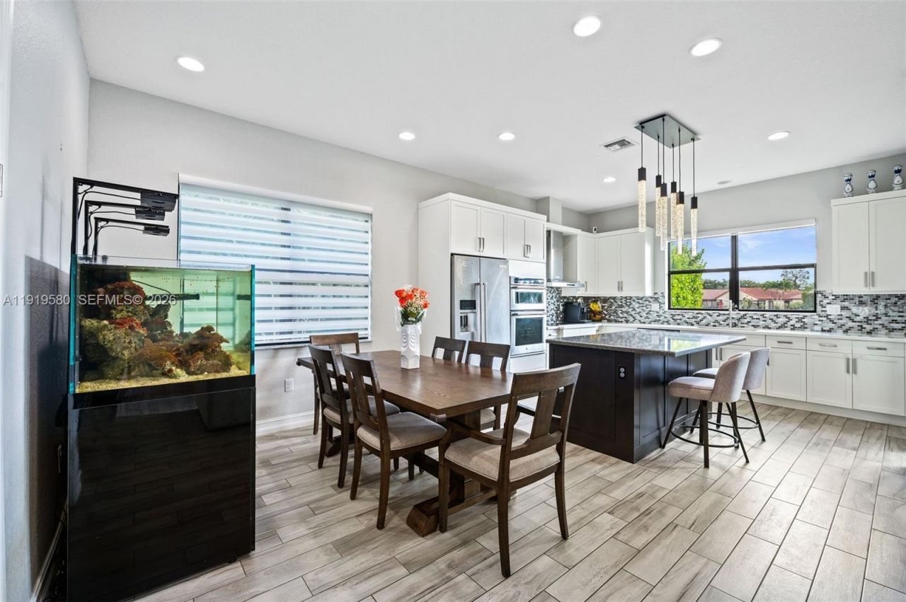 445 SW 113th Ln, Pembroke Pines, FL 33025 Photo