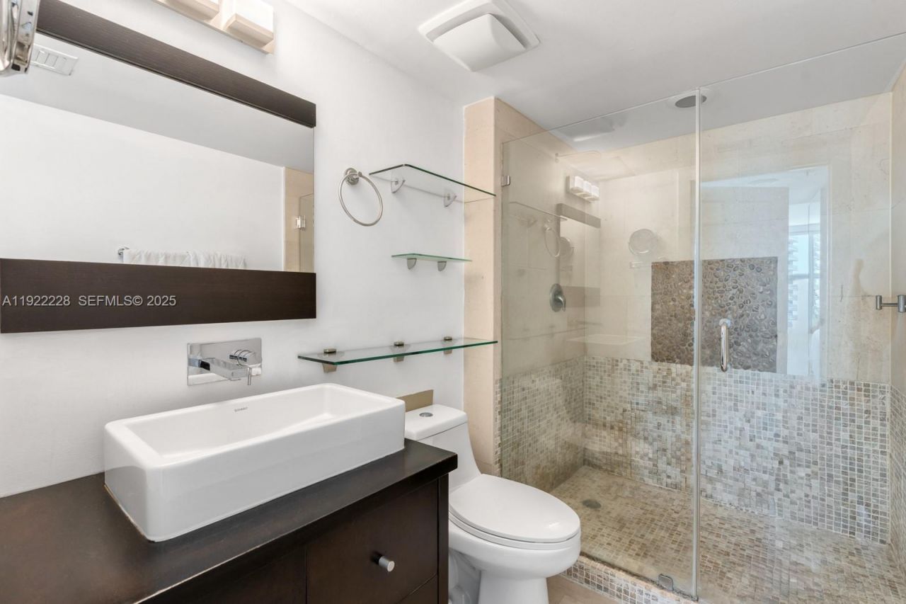 1155 Brickell Bay Dr, Unit 2409, Miami, FL 33131 Photo