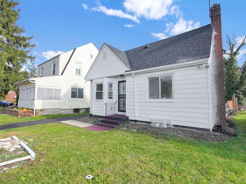 2204 Medina Avenue, Columbus, OH 43211 Photo 2