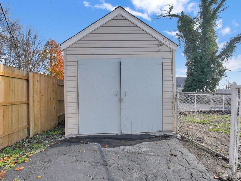 2204 Medina Avenue, Columbus, OH 43211 Photo 25