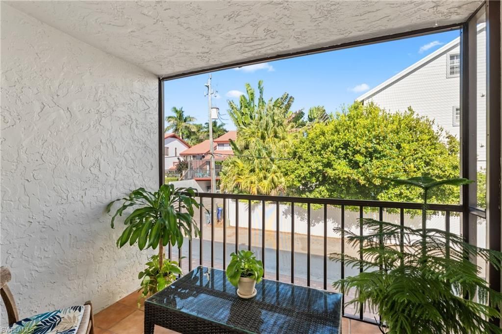 995 9th Ave S, Unit 5, Naples, FL 34102 Photo