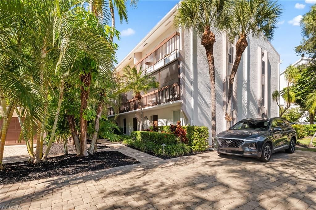 995 9th Ave S, Unit 5, Naples, FL 34102 Photo