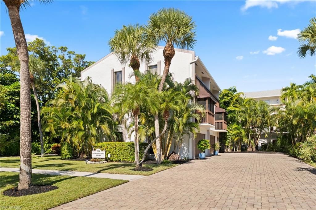 995 9th Ave S, Unit 5, Naples, FL 34102 Photo
