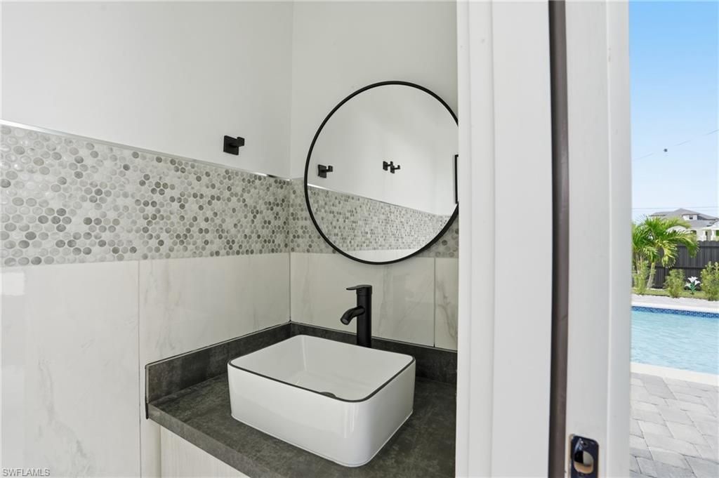 1720 NW 15th Pl, Cape Coral, FL 33993 Photo