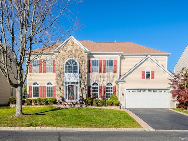 33 Pinehurst Drive, Mount Sinai, NY 11766