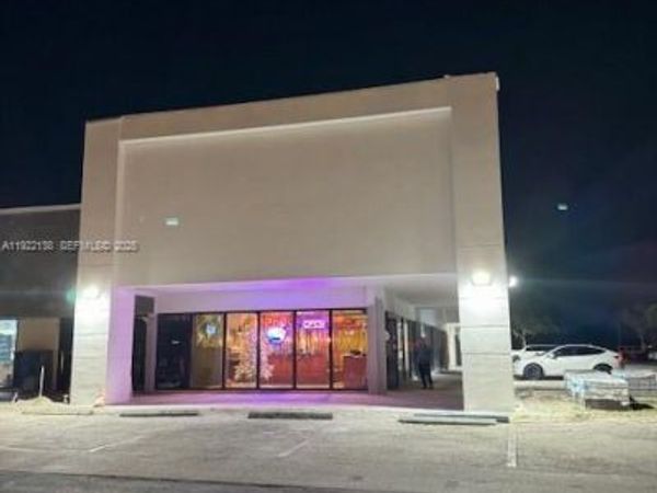 1860 N University Dr, Plantation, FL 33322