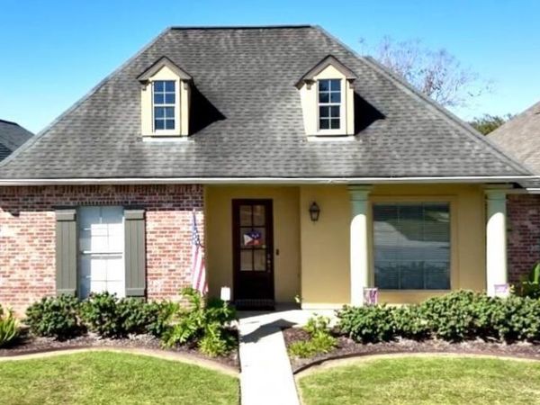 106 St Martinique Lane, Lafayette, LA 70508