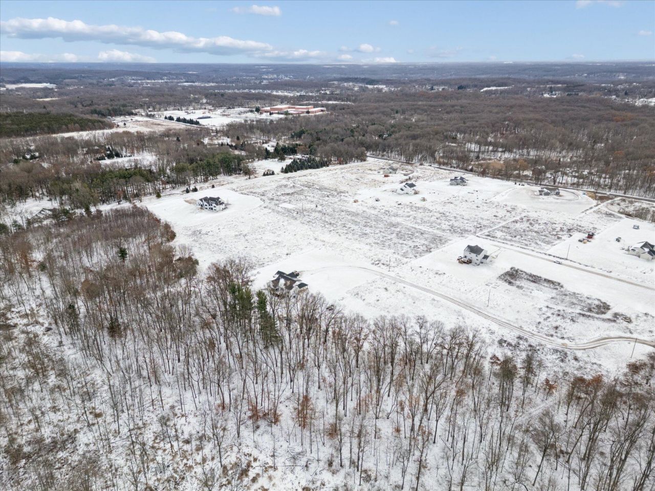 330 Cumberland Avenue Se, Lowell, MI 49331 Main Photo