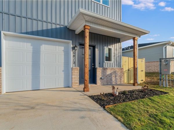 6812 SW Memphis Avenue, Bentonville, AR 72713