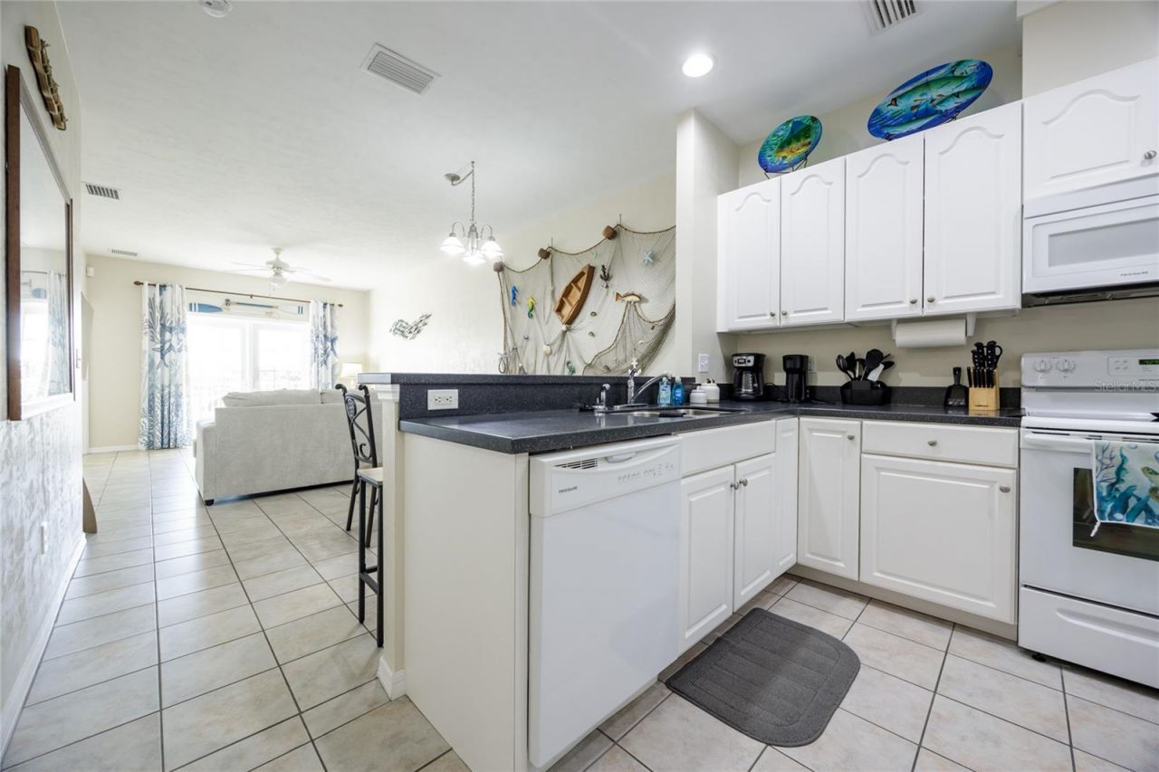 54 SE Se 910 Avenue, Unit 210, Suwannee, FL 32692 Photo