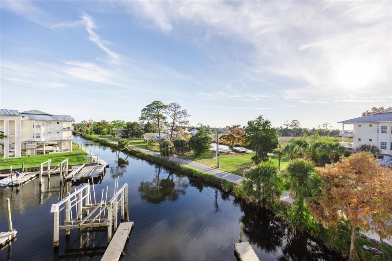 54 SE Se 910 Avenue, Unit 210, Suwannee, FL 32692 Photo