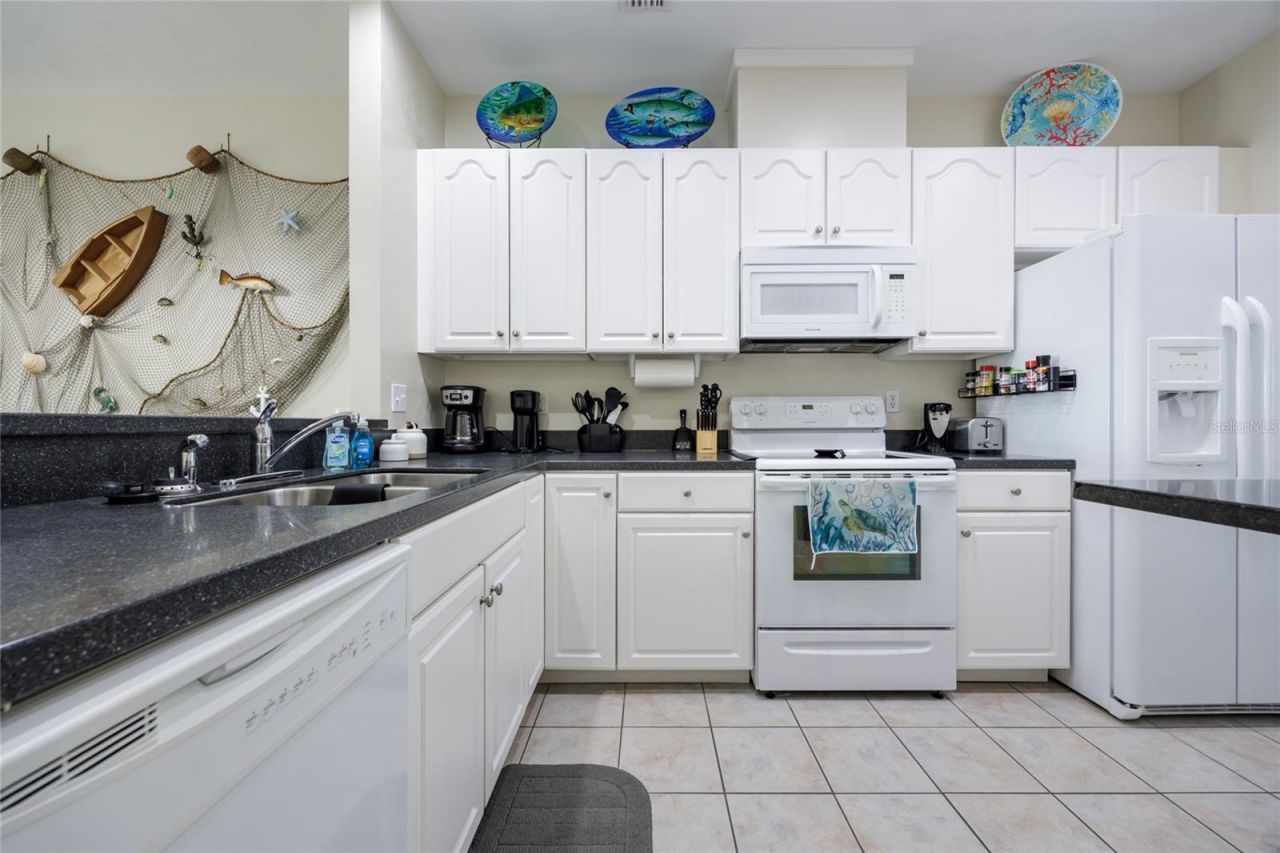 54 SE Se 910 Avenue, Unit 210, Suwannee, FL 32692 Photo