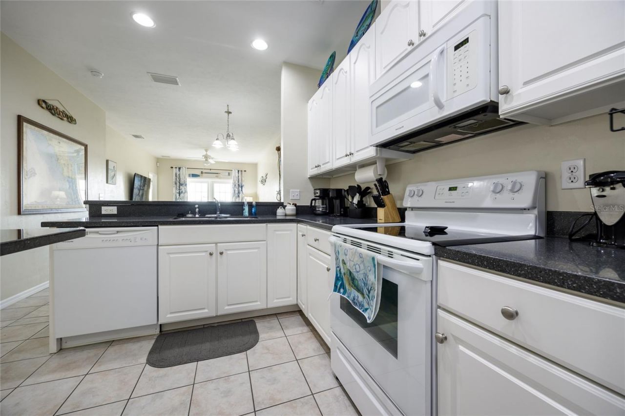 54 SE Se 910 Avenue, Unit 210, Suwannee, FL 32692 Photo