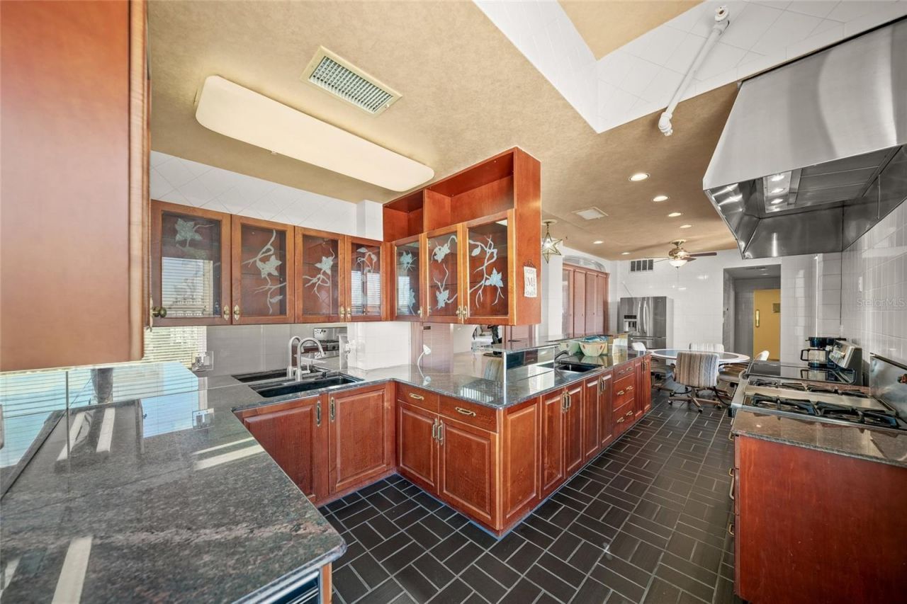 1330 Main Street, Unit PH 9 & 10, Sarasota, FL 34236 Photo