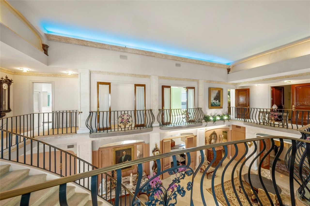 1330 Main Street, Unit PH 9 & 10, Sarasota, FL 34236 Photo