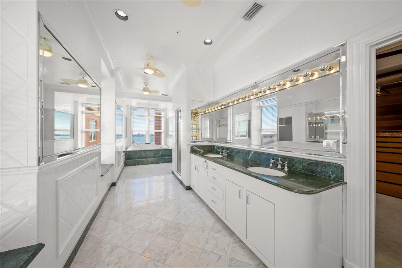 1330 Main Street, Unit PH 9 & 10, Sarasota, FL 34236 Photo