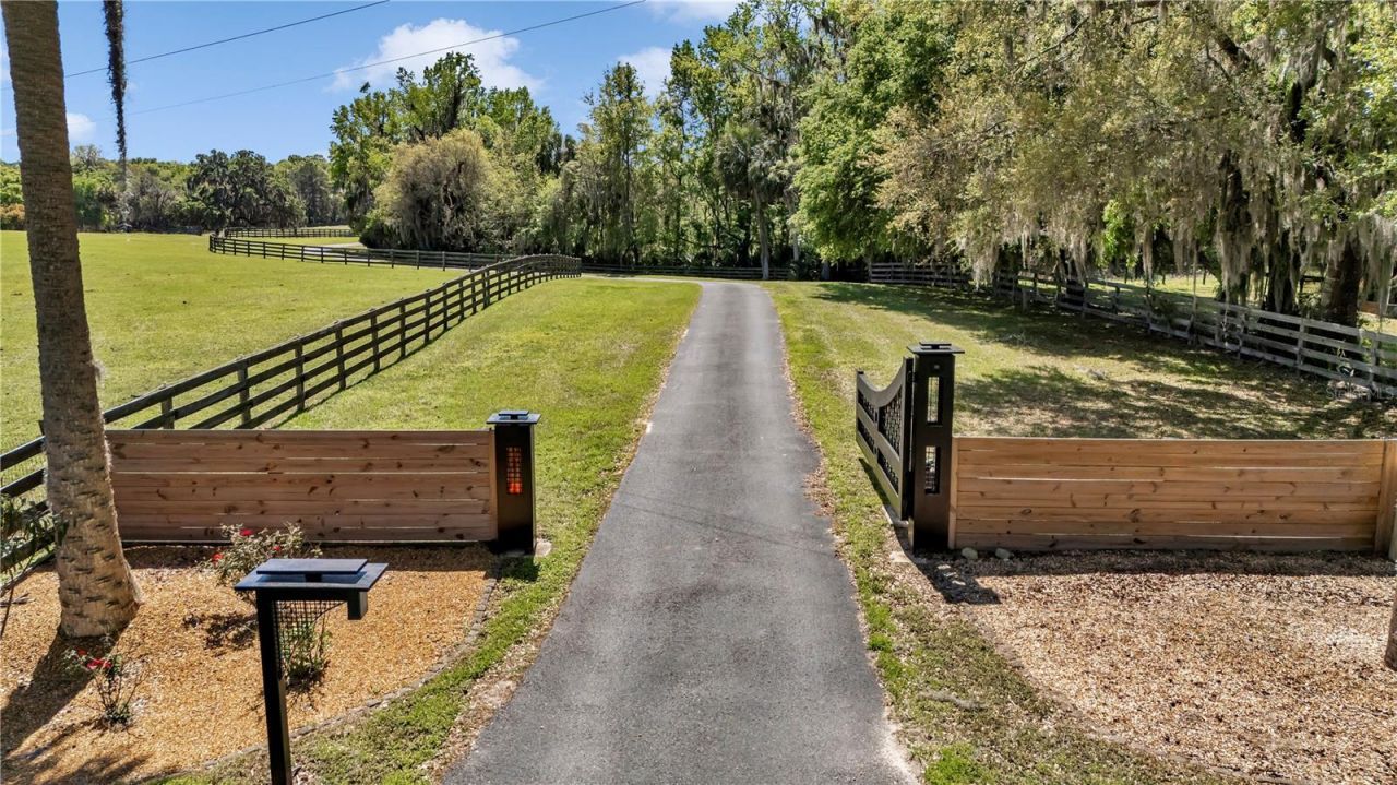 7000 NW Hwy 320, Micanopy, FL 32667 Photo