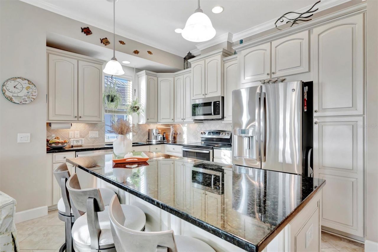 246 Sapphire Lake Drive, Unit 201, Bradenton, FL 34209 Photo