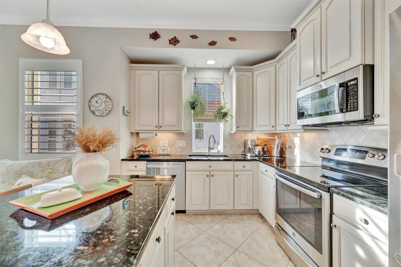 246 Sapphire Lake Drive, Unit 201, Bradenton, FL 34209 Photo