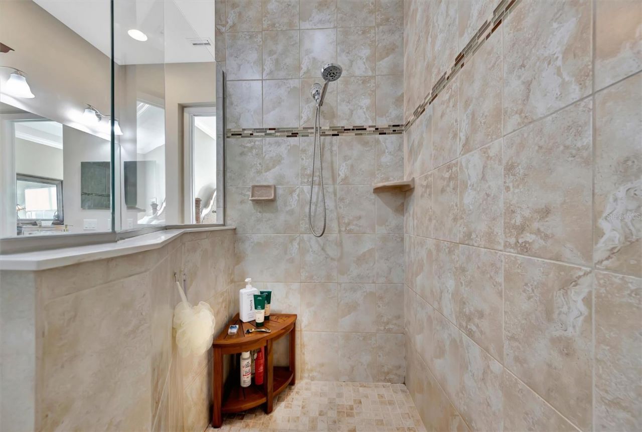 246 Sapphire Lake Drive, Unit 201, Bradenton, FL 34209 Photo