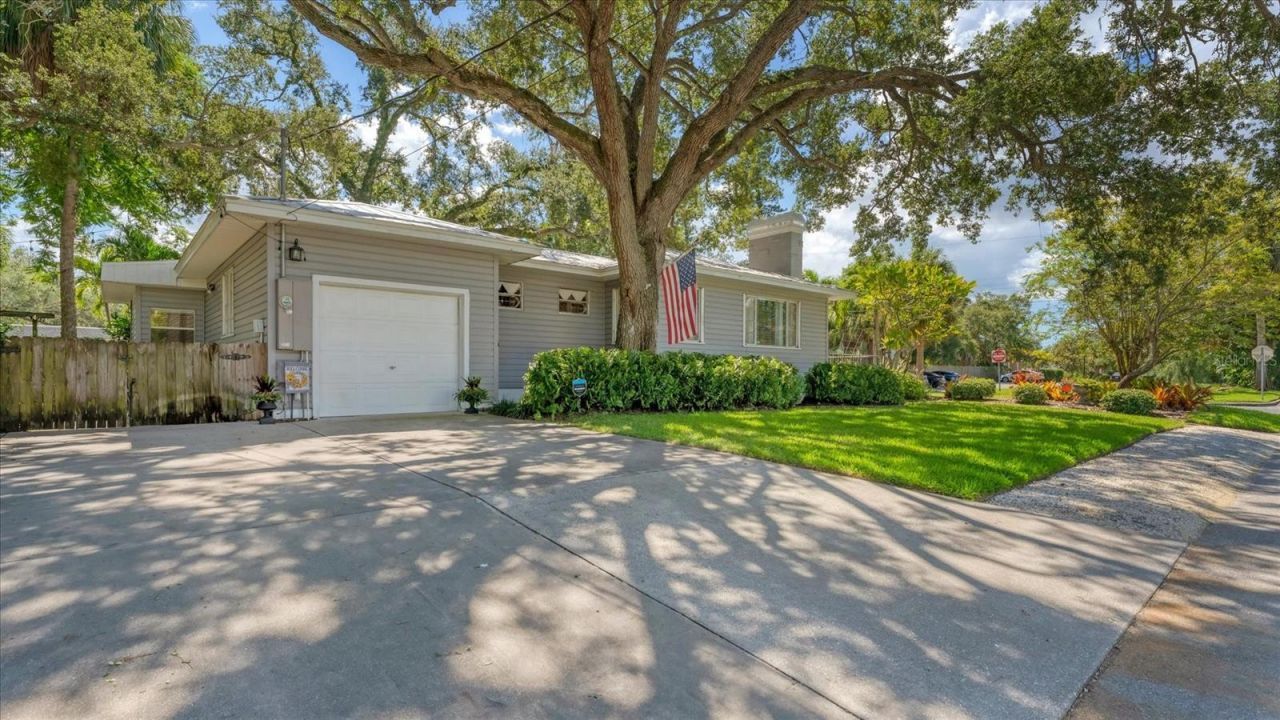 401 28th Street W, Bradenton, FL 34205 Photo