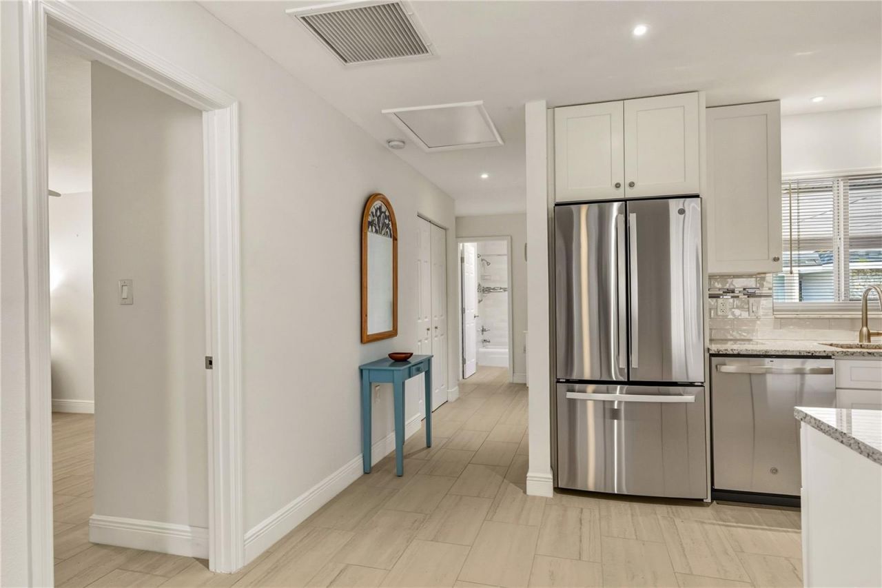 1900 Benjamin Franklin Drive, Unit V12, Sarasota, FL 34236 Photo