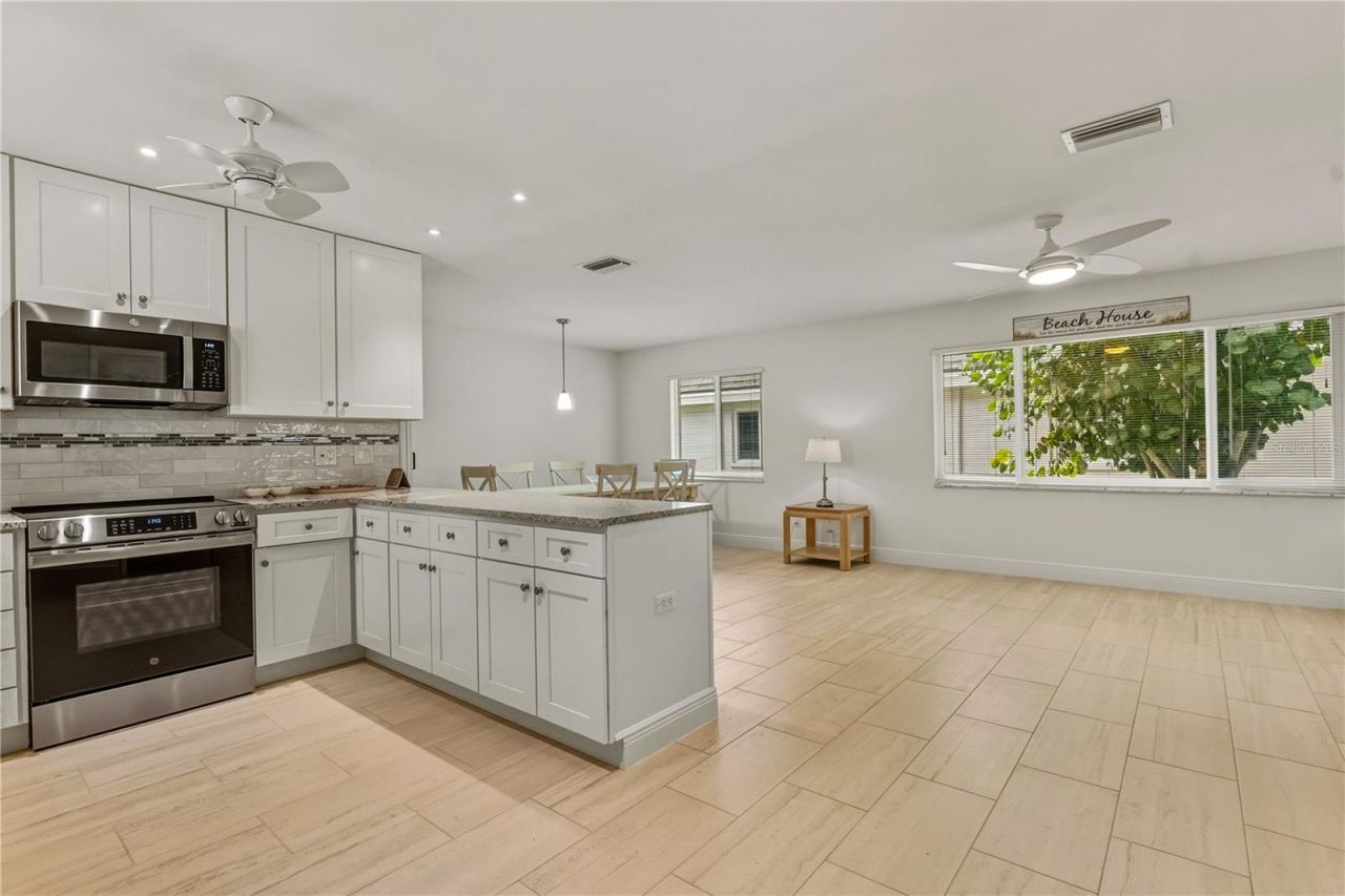 1900 Benjamin Franklin Drive, Unit V12, Sarasota, FL 34236 Photo