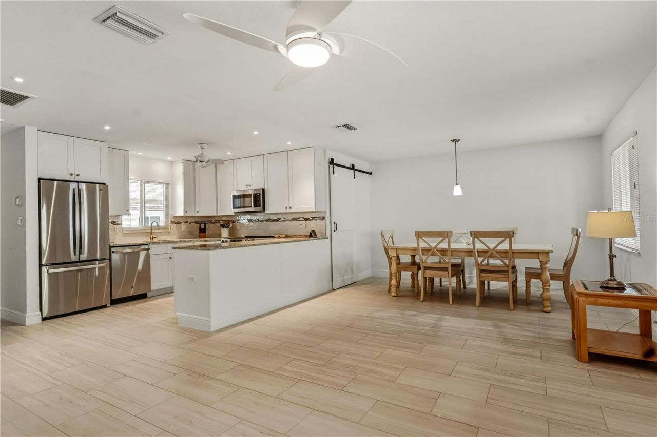 1900 Benjamin Franklin Drive, Unit V12, Sarasota, FL 34236 Photo