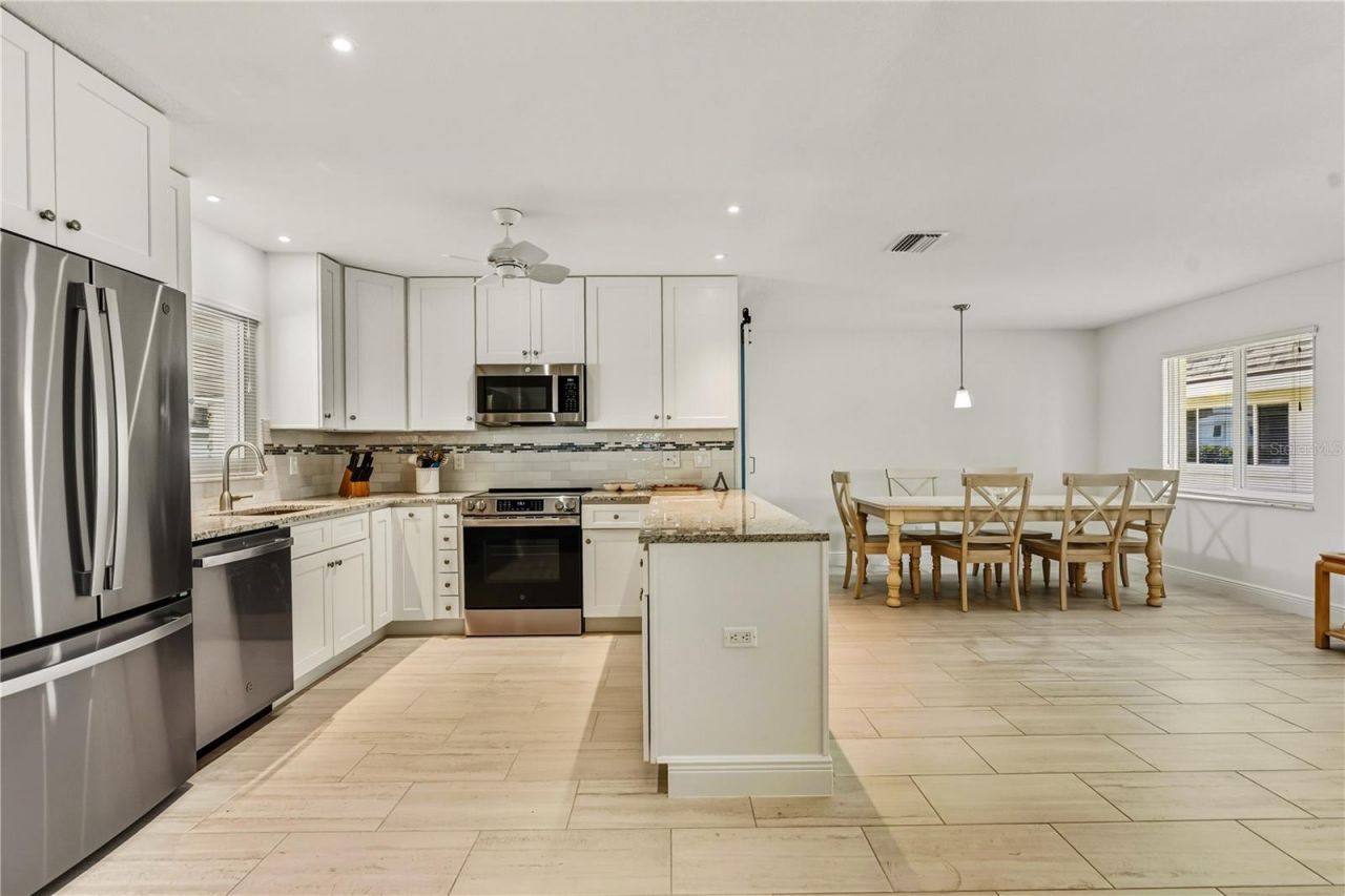 1900 Benjamin Franklin Drive, Unit V12, Sarasota, FL 34236 Photo