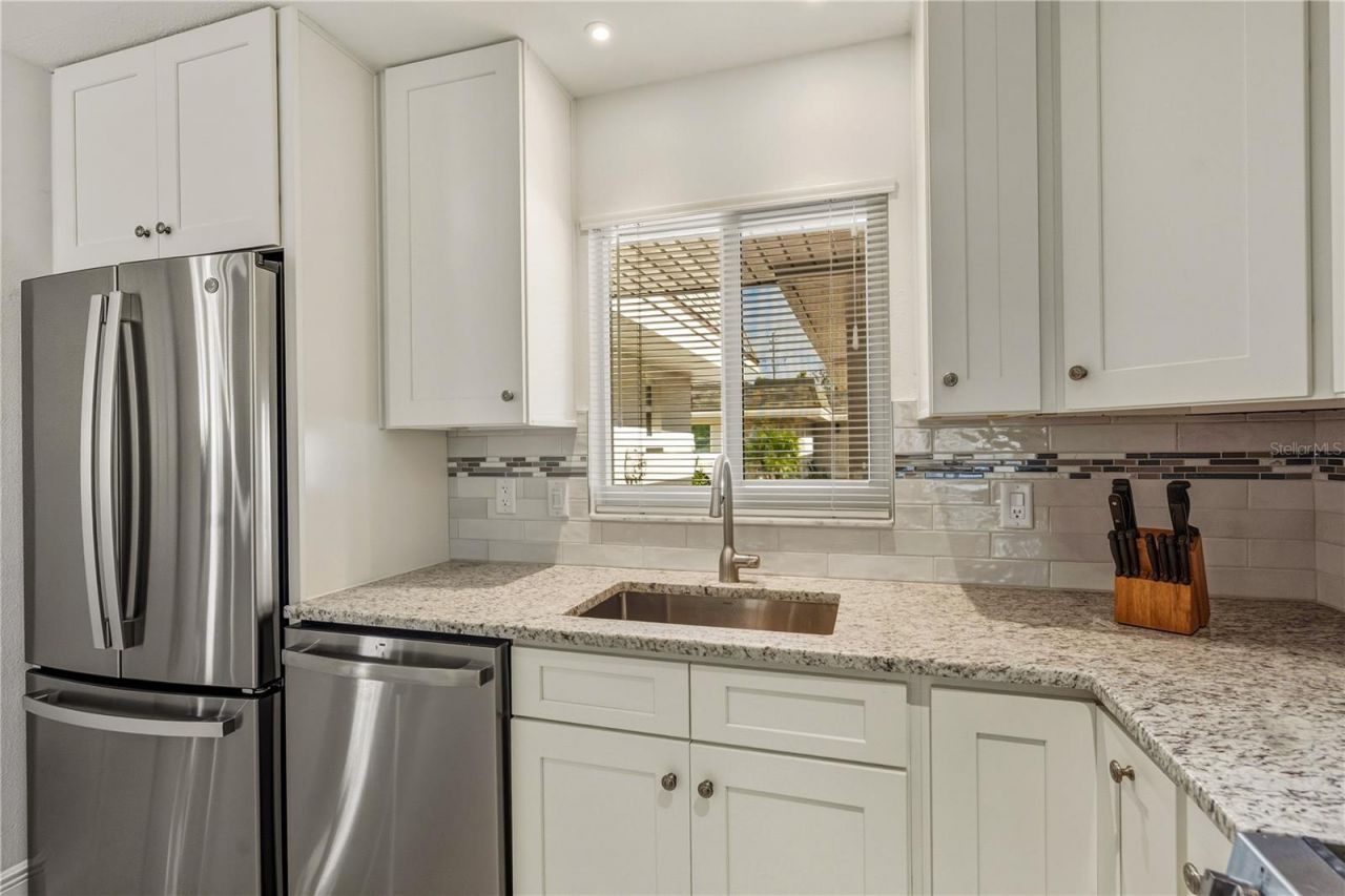 1900 Benjamin Franklin Drive, Unit V12, Sarasota, FL 34236 Photo