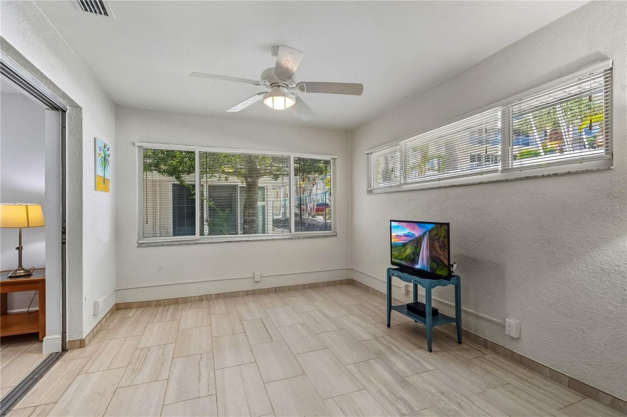 1900 Benjamin Franklin Drive, Unit V12, Sarasota, FL 34236 Photo