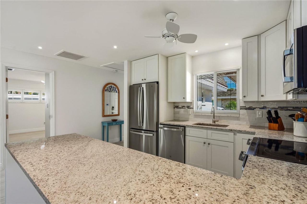 1900 Benjamin Franklin Drive, Unit V12, Sarasota, FL 34236 Photo