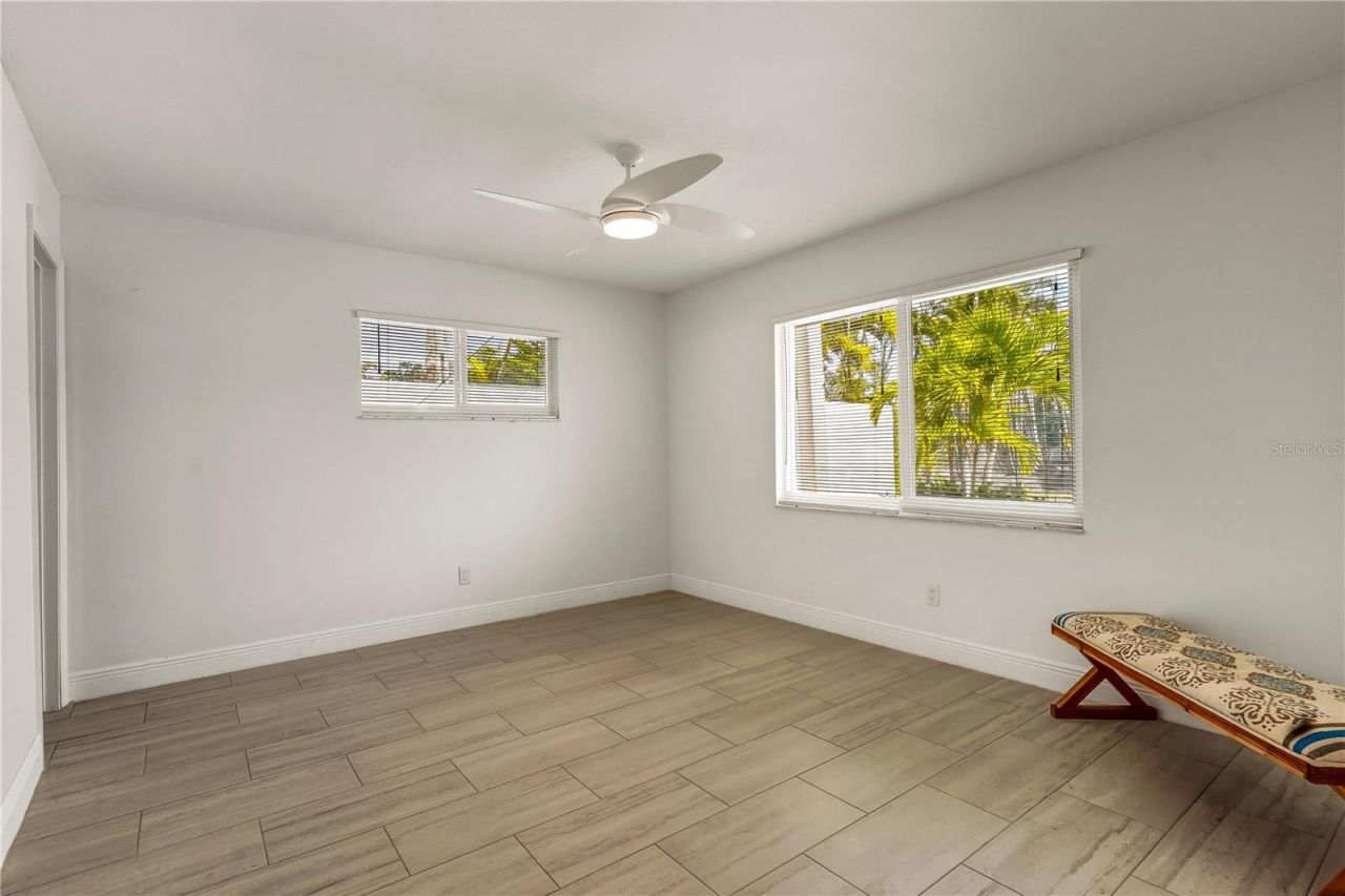 1900 Benjamin Franklin Drive, Unit V12, Sarasota, FL 34236 Photo