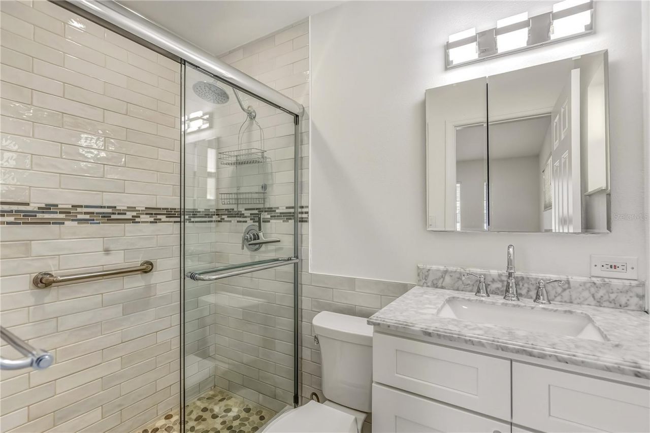 1900 Benjamin Franklin Drive, Unit V12, Sarasota, FL 34236 Photo