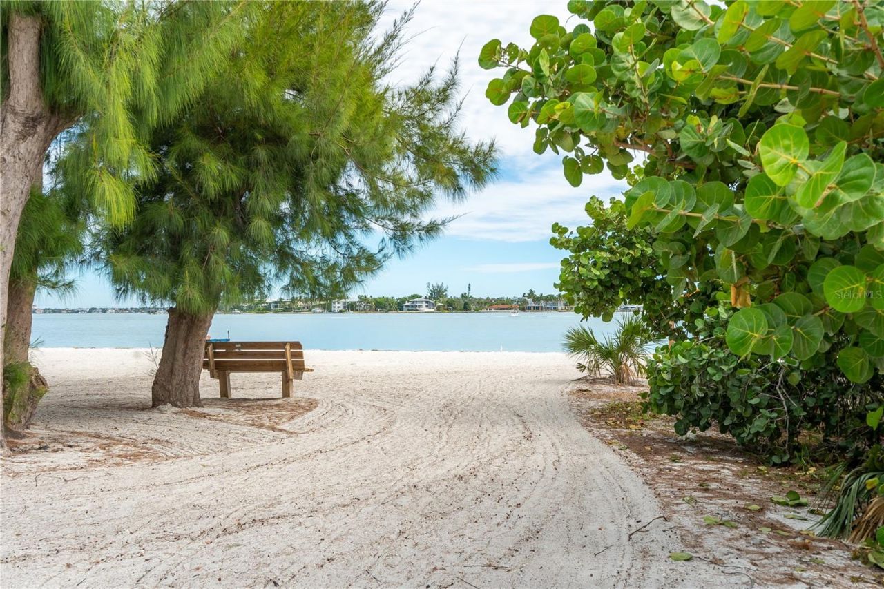 1900 Benjamin Franklin Drive, Unit V12, Sarasota, FL 34236 Photo