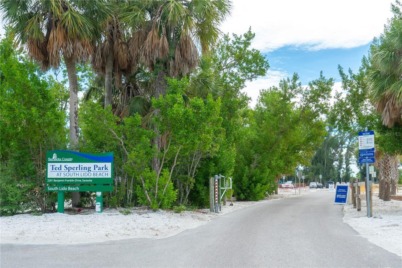 1900 Benjamin Franklin Drive, Unit V12, Sarasota, FL 34236 Photo