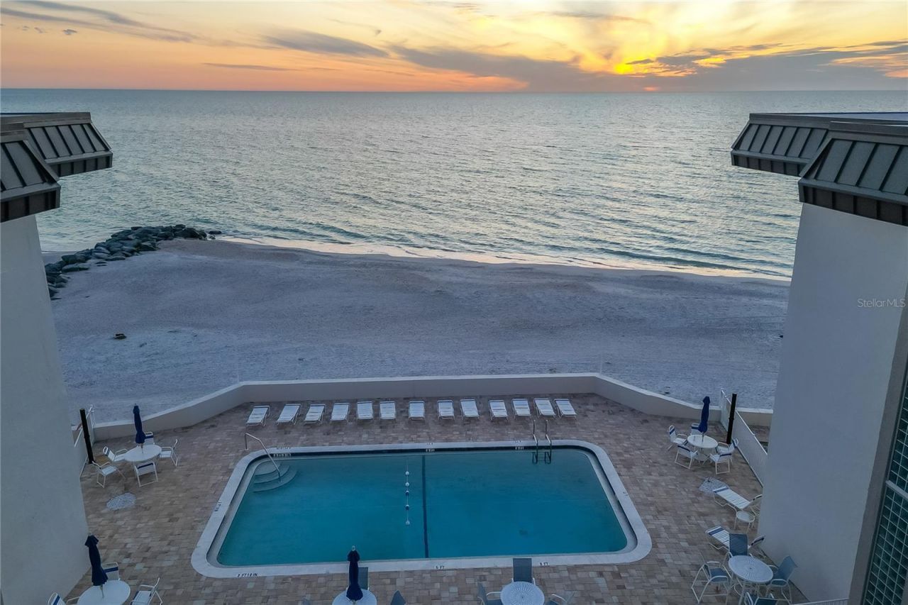 1900 Benjamin Franklin Drive, Unit V12, Sarasota, FL 34236 Photo