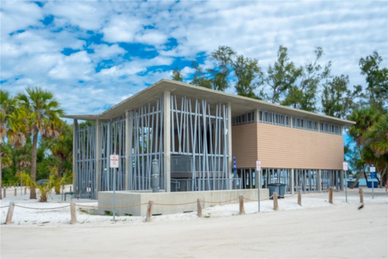 1900 Benjamin Franklin Drive, Unit V12, Sarasota, FL 34236 Photo