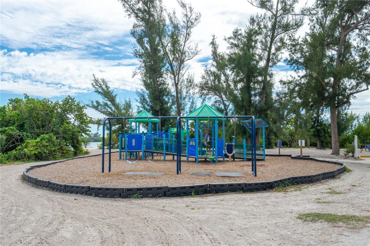 1900 Benjamin Franklin Drive, Unit V12, Sarasota, FL 34236 Photo