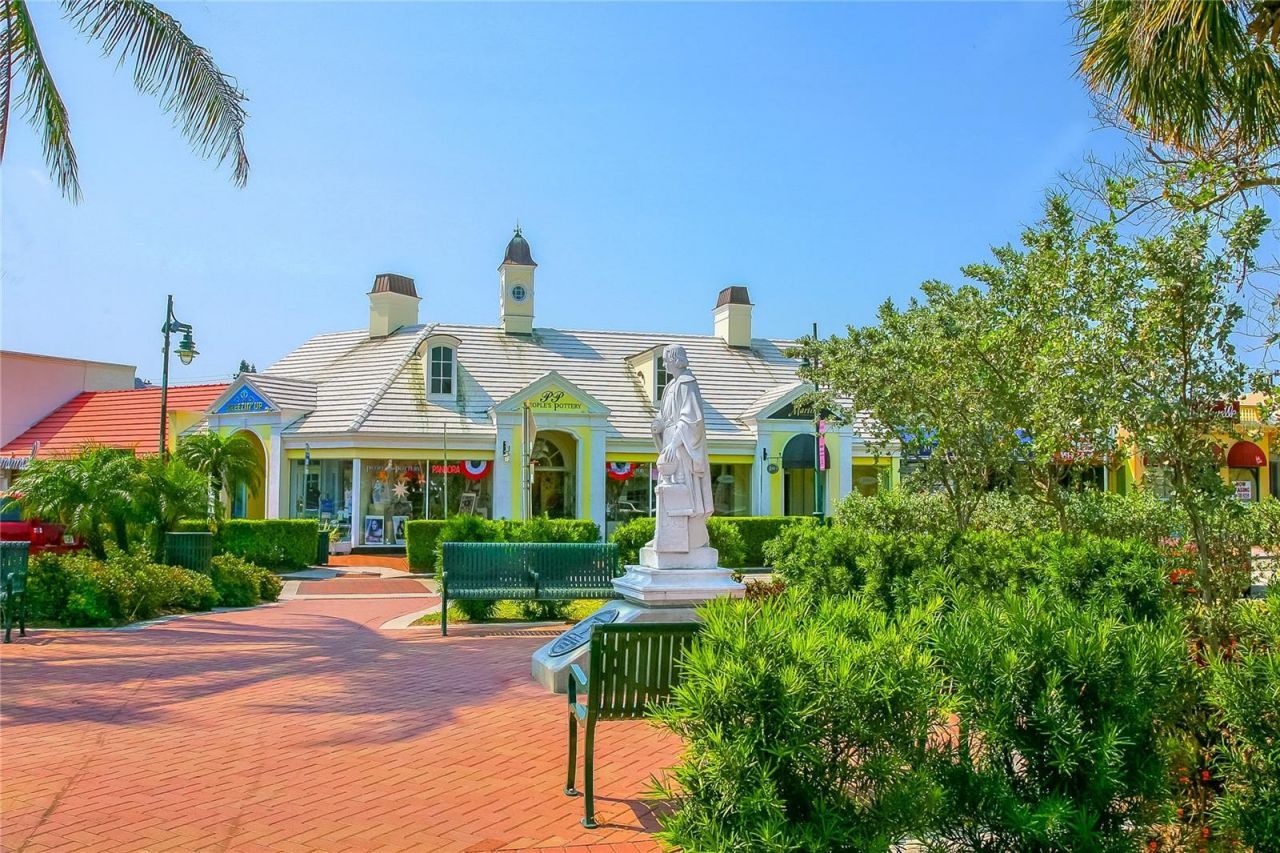 1900 Benjamin Franklin Drive, Unit V12, Sarasota, FL 34236 Photo