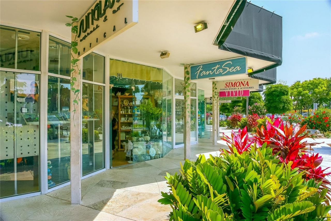 1900 Benjamin Franklin Drive, Unit V12, Sarasota, FL 34236 Photo