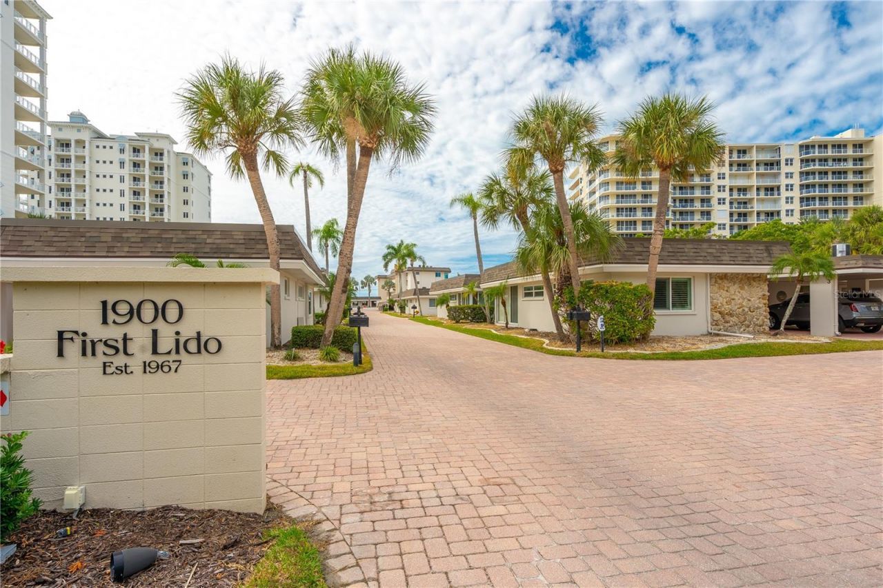 1900 Benjamin Franklin Drive, Unit V12, Sarasota, FL 34236 Photo