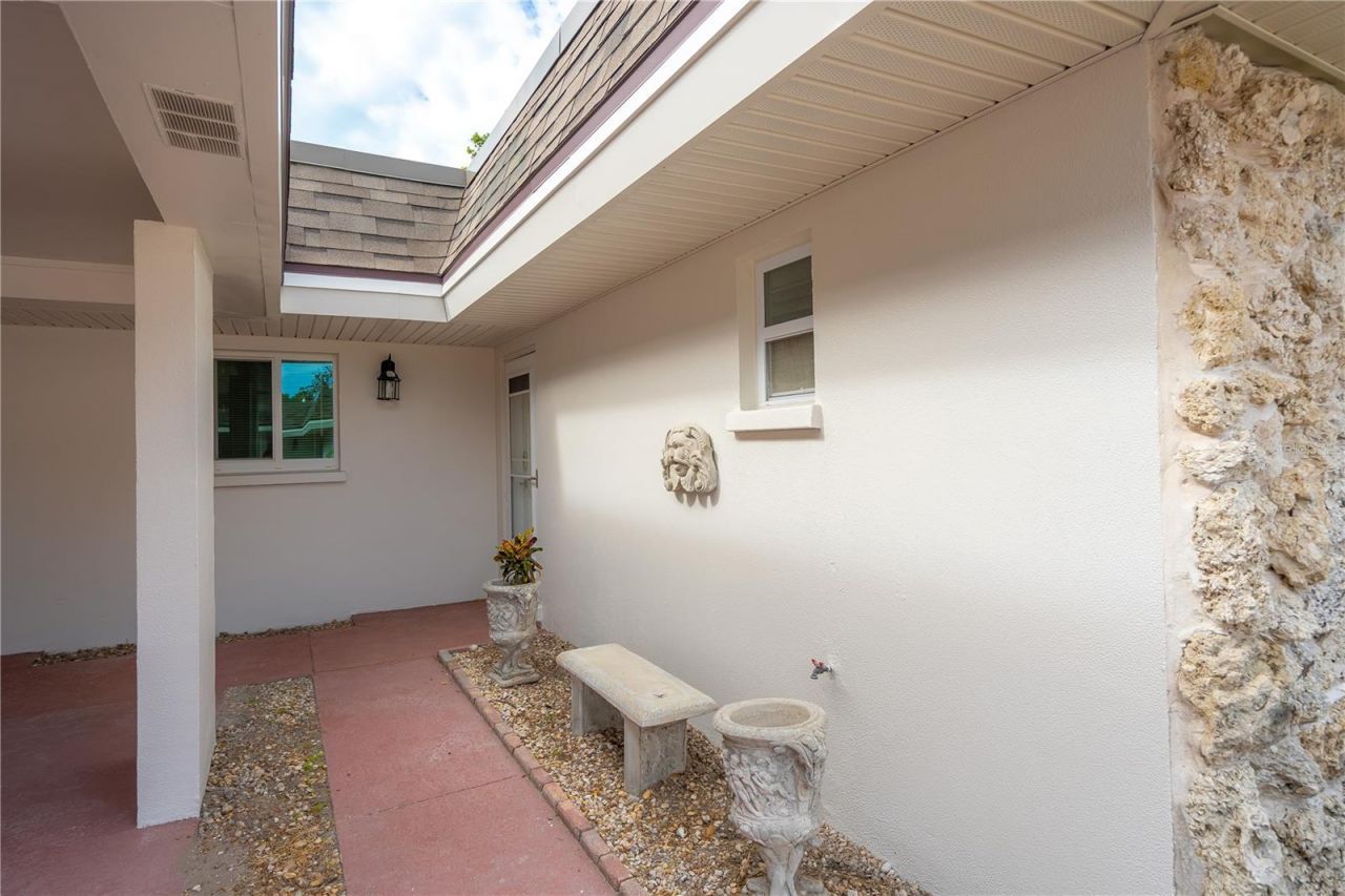 1900 Benjamin Franklin Drive, Unit V12, Sarasota, FL 34236 Photo