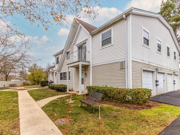 526 Inverrary Lane, Deerfield, IL 60015