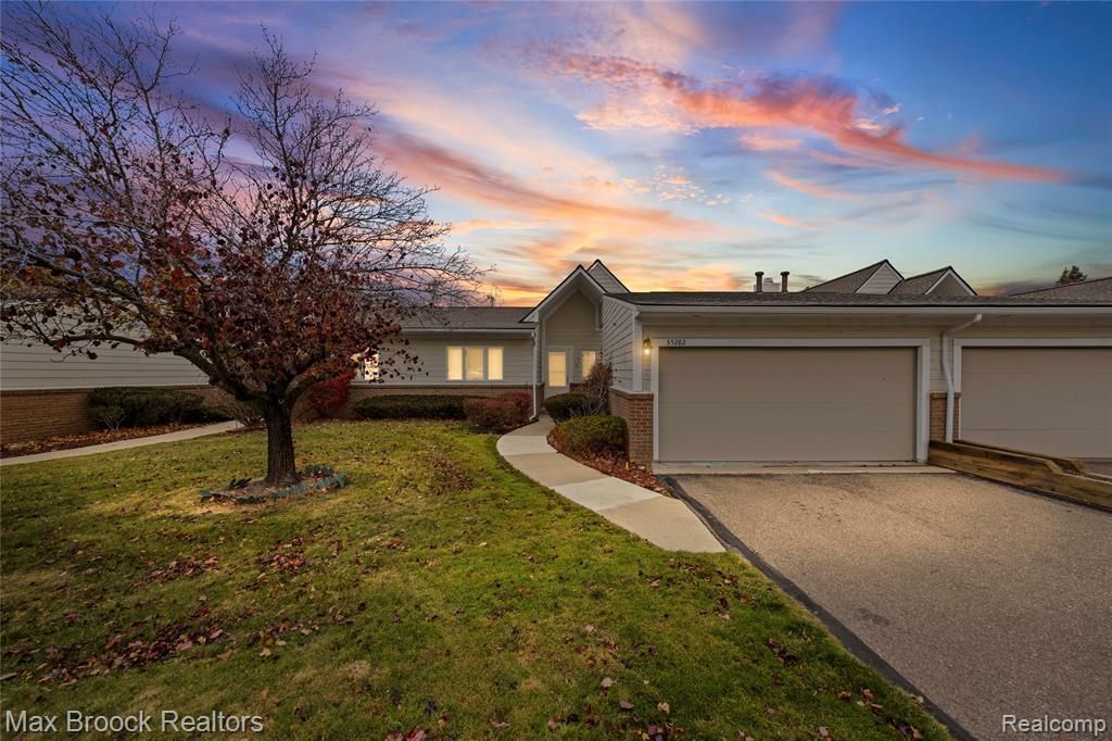 35282 Meadow Lane, Farmington Hills, MI 48335 Main Photo