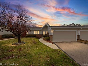 35282 Meadow Lane, Farmington Hills, MI 48335