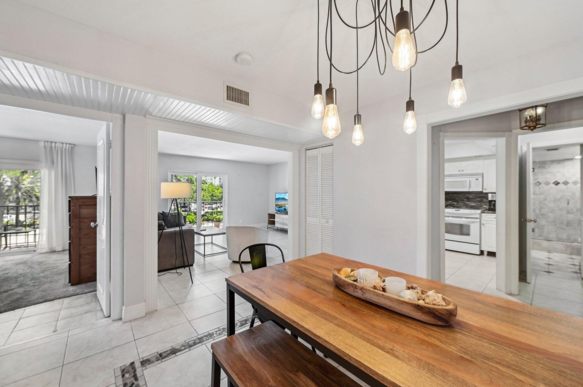 3909 N Ocean Boulevard, Unit 215, Fort Lauderdale, FL 33308 Photo