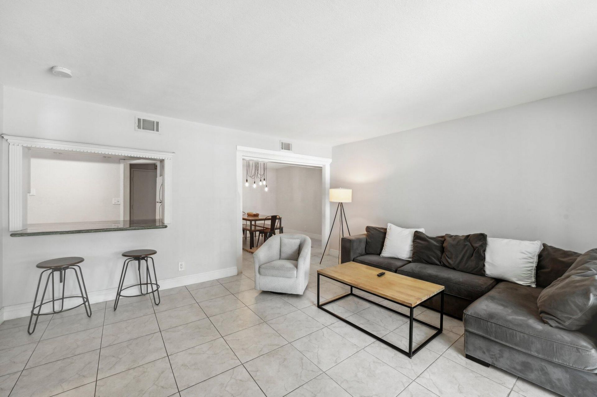 3909 N Ocean Boulevard, Unit 215, Fort Lauderdale, FL 33308 Photo
