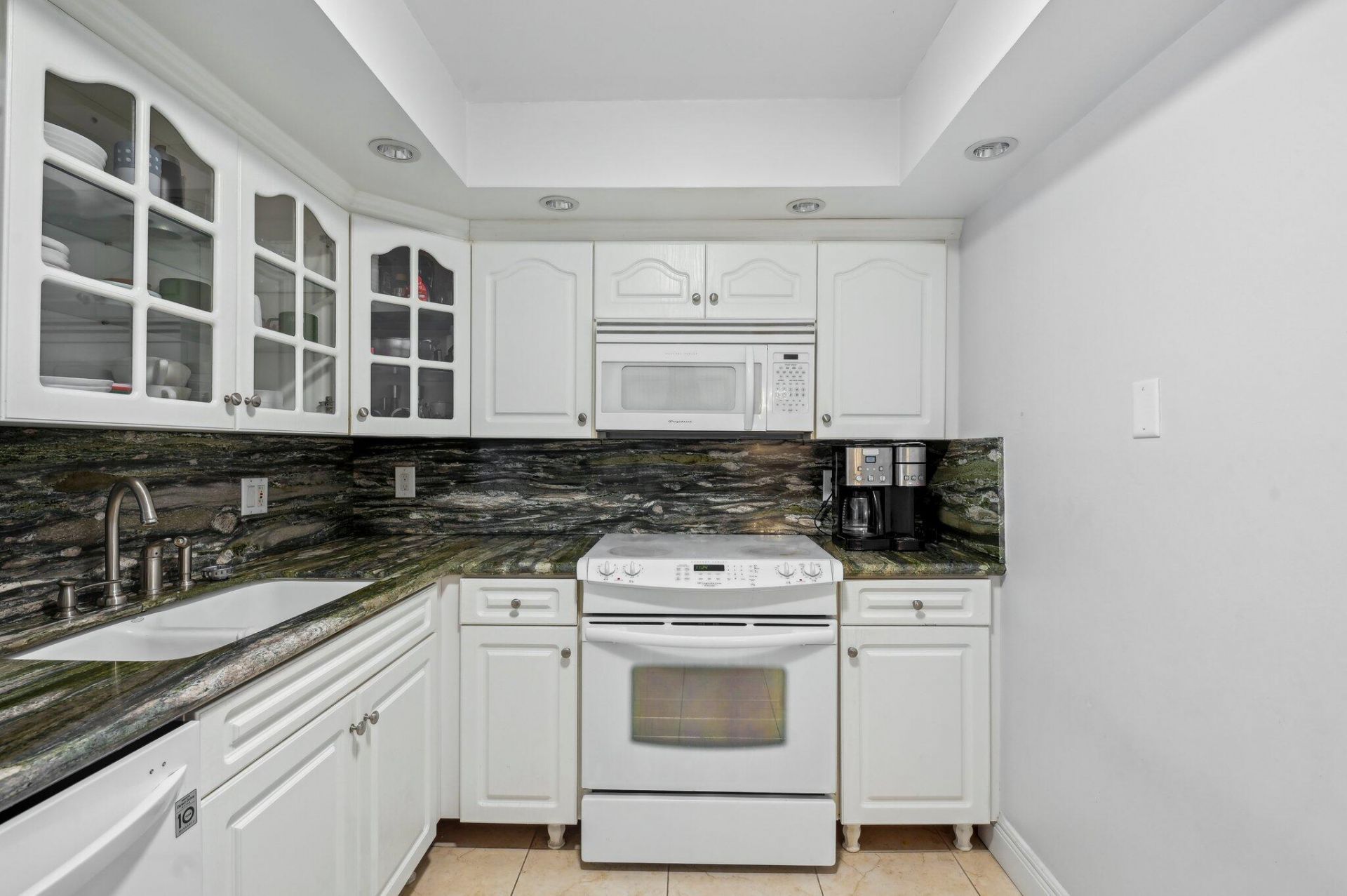 3909 N Ocean Boulevard, Unit 215, Fort Lauderdale, FL 33308 Photo