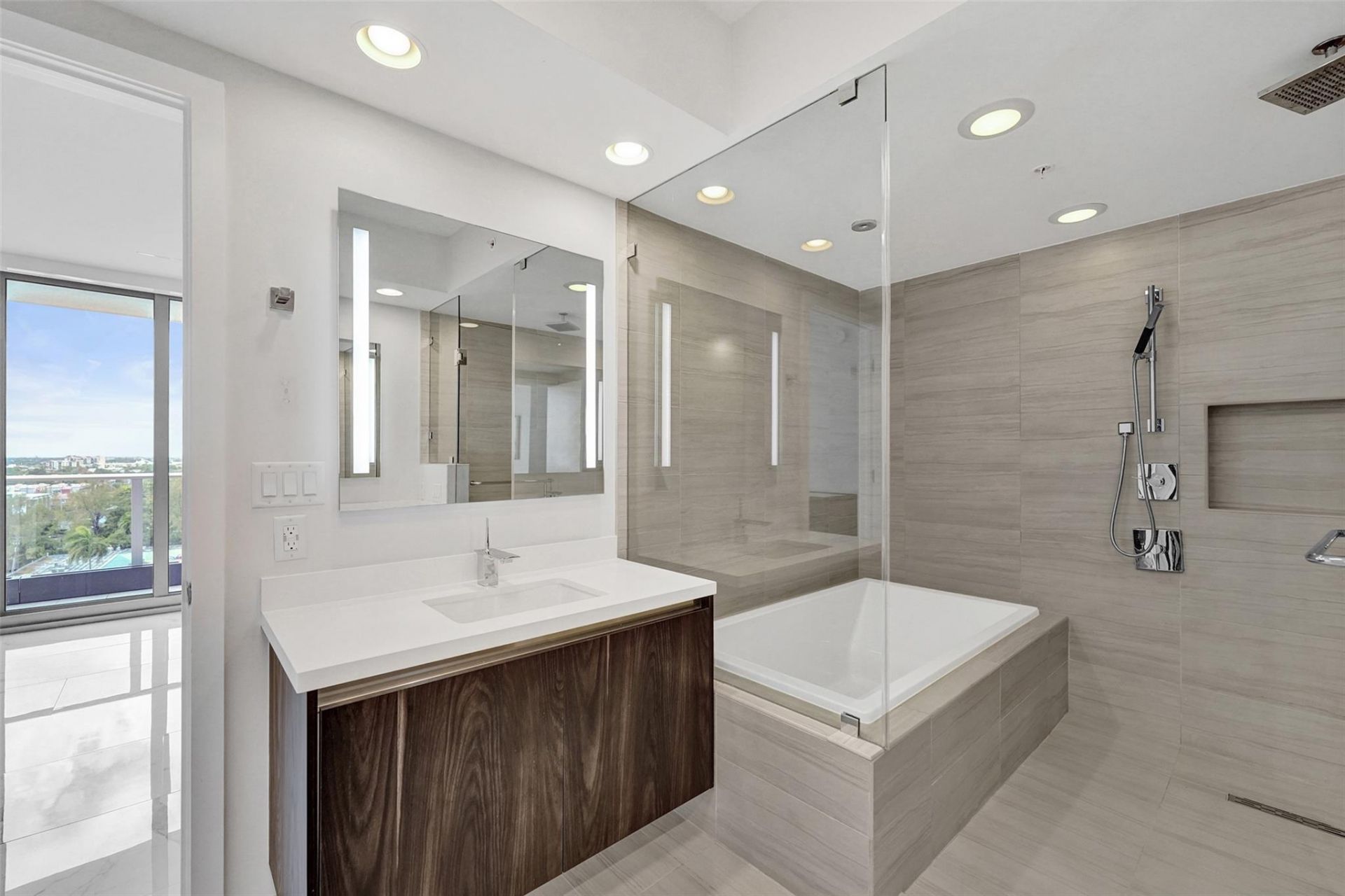 1180 N Federal Highway, Unit 1005, Fort Lauderdale, FL 33304 Photo